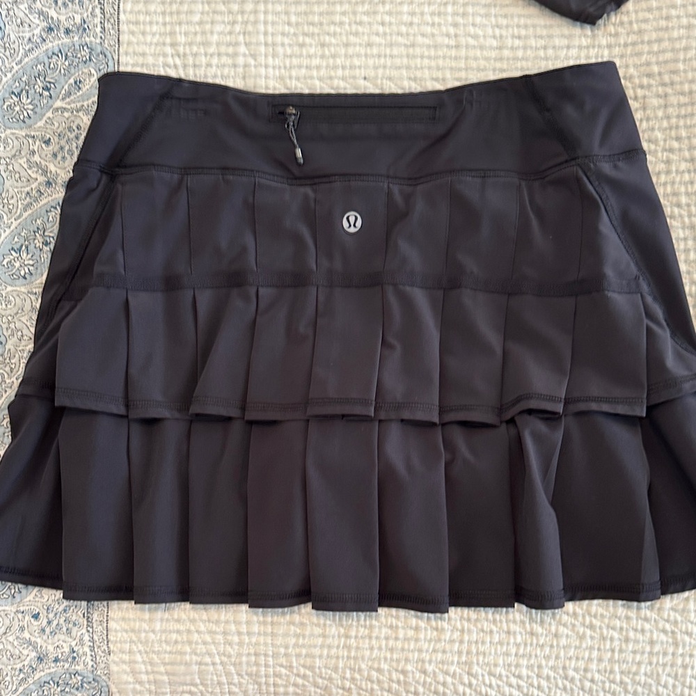 Lululemon Athletica Charcoal Skort - Picture 3 of 5